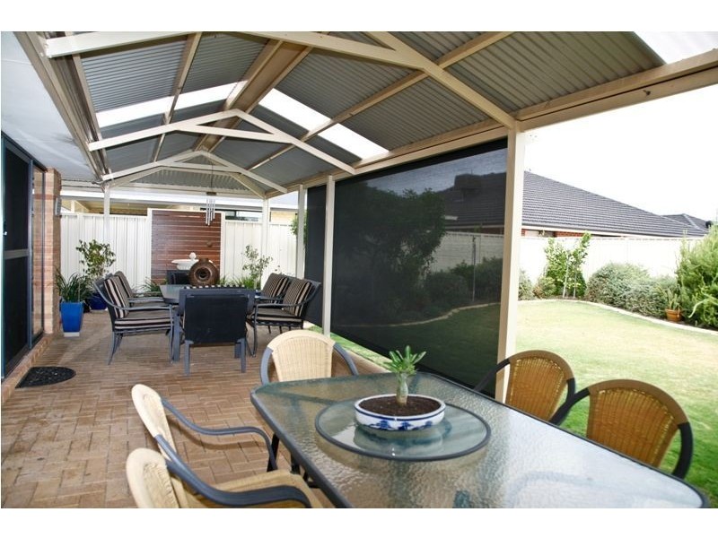 14 Murrumbidgee Drive, Hammond Park WA 6164