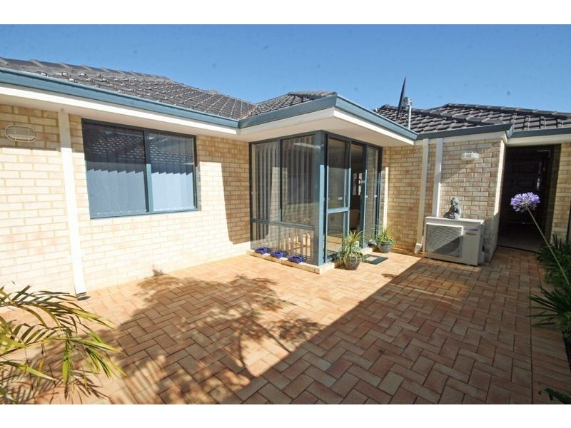 4/26 Saffron Loop, Falcon WA 6210