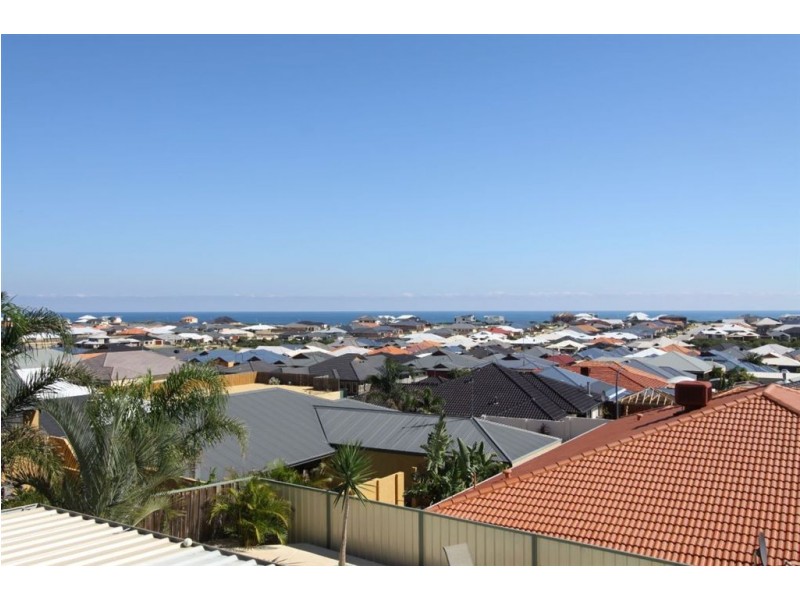 12 Chennile Vista, Halls Head WA 6210