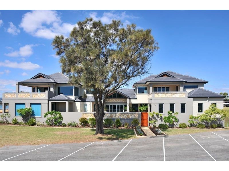 54 Fairbridge Road, Halls Head WA 6210