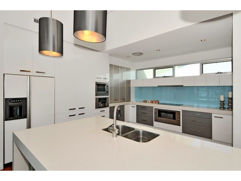 54 Fairbridge Road, Halls Head WA 6210