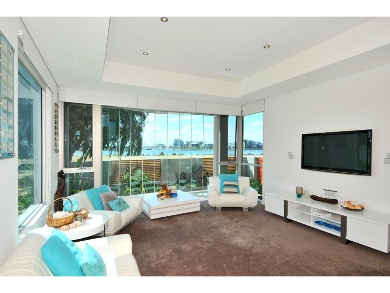 54 Fairbridge Road, Halls Head WA 6210