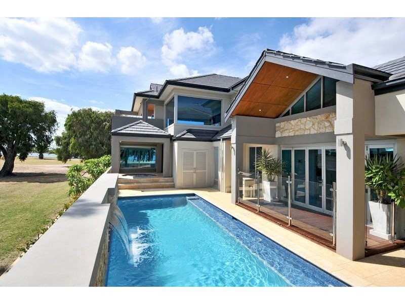 54 Fairbridge Road, Halls Head WA 6210