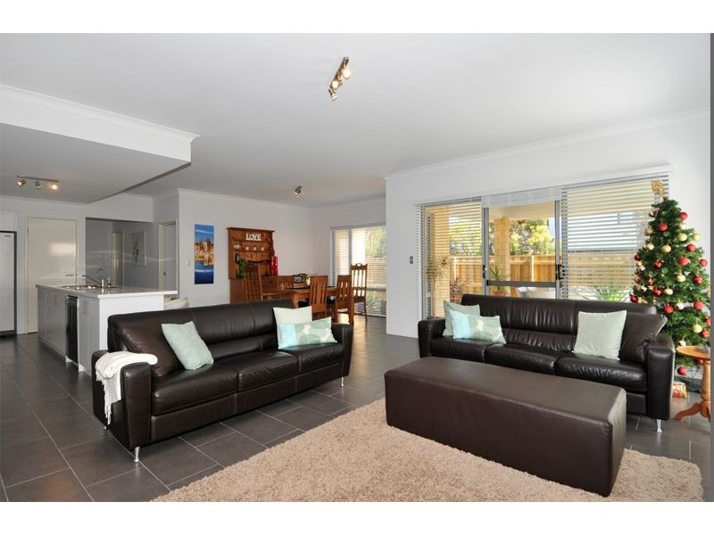 15a Baloo Crescent, Falcon WA 6210