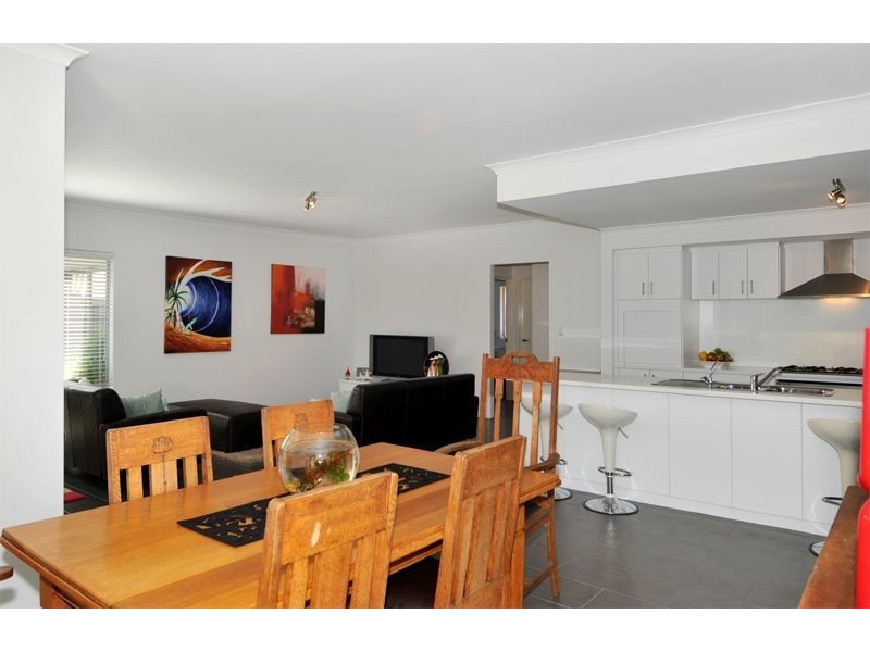 15a Baloo Crescent, Falcon WA 6210