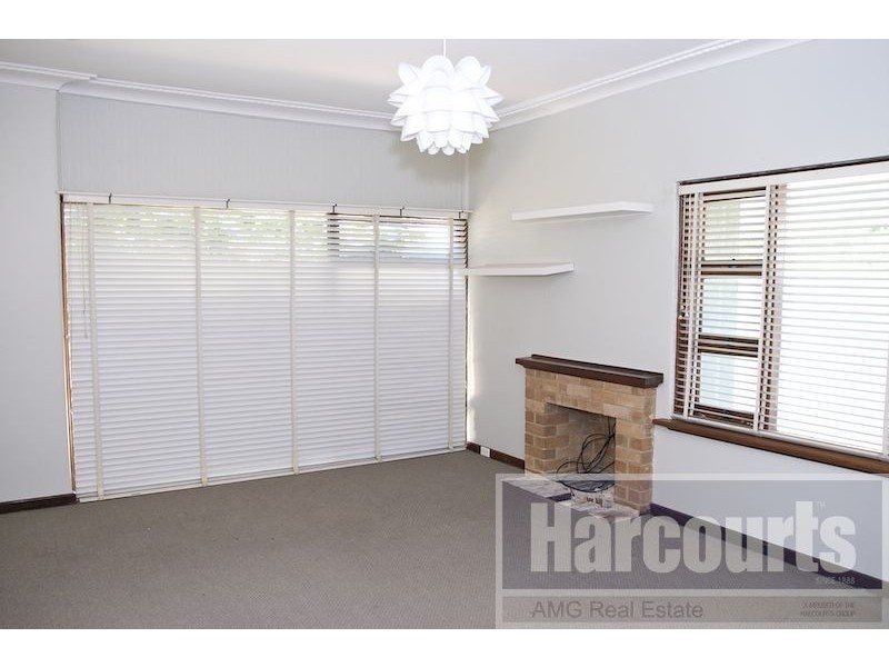 14 Cardew Street, Melville WA 6156