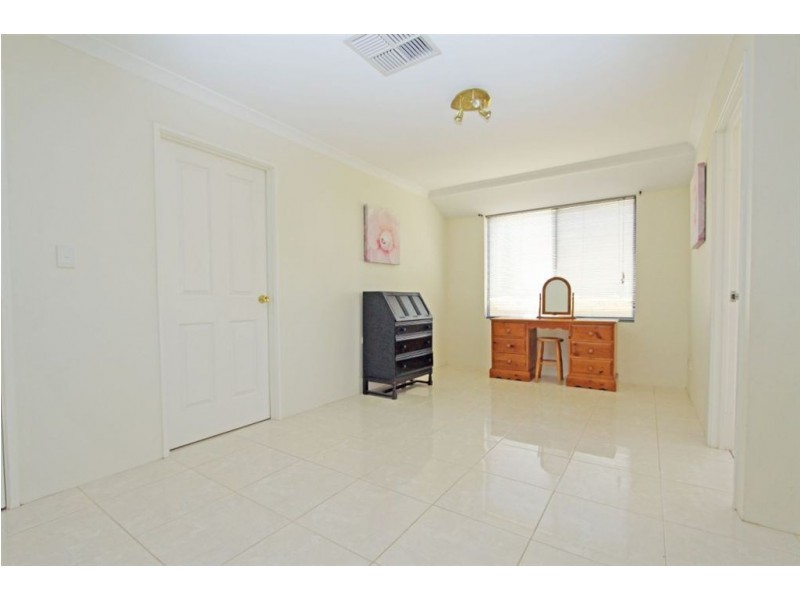 13 Lilly Pilly Lookout, Halls Head WA 6210