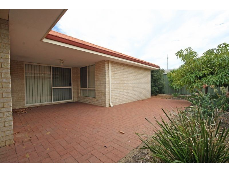 10 Saffron Loop, Falcon WA 6210
