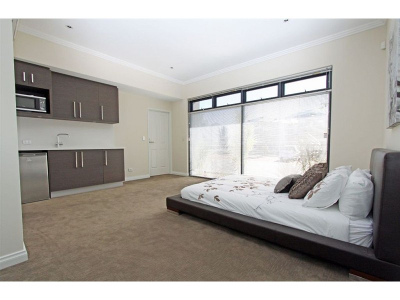 2/23 Galileo Loop, Mandurah WA 6210