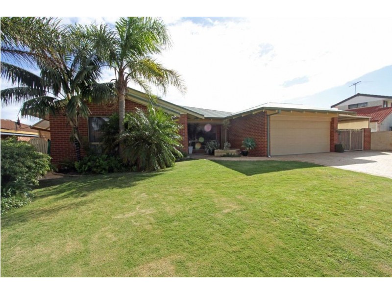 8 Oaklands Avenue, Halls Head WA 6210