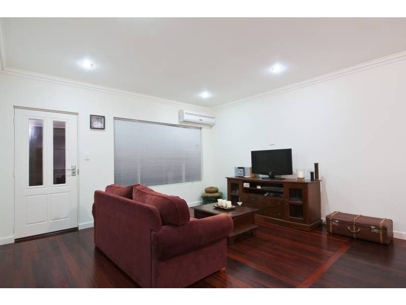 30 Bromley Road, Hilton WA 6163