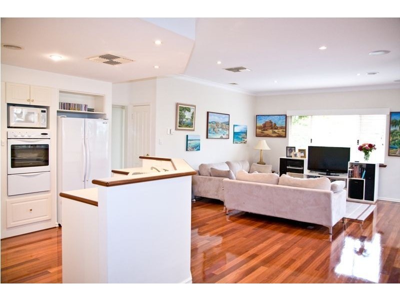 13 McNess Glade, Salter Point WA 6152