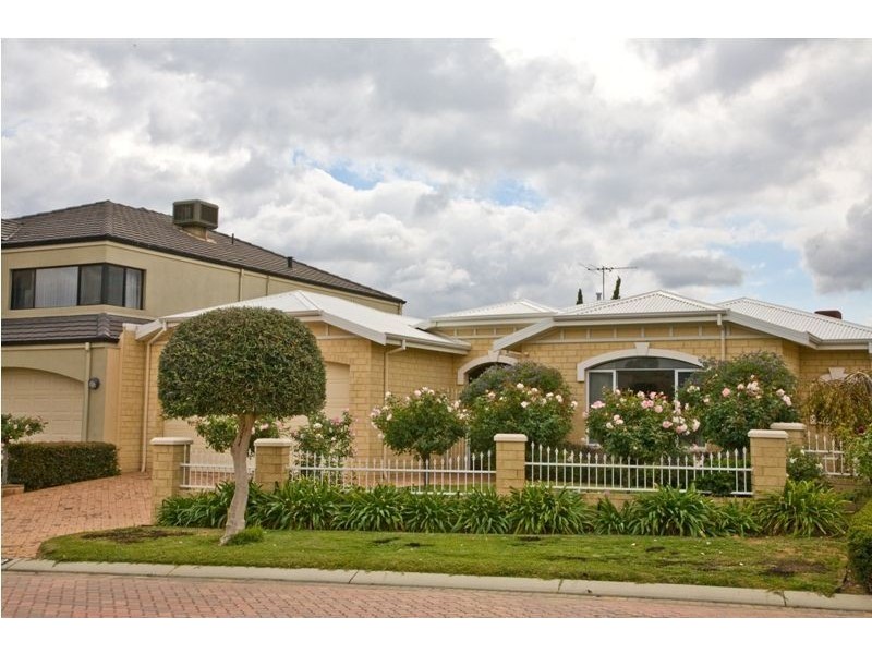 13 McNess Glade, Salter Point WA 6152