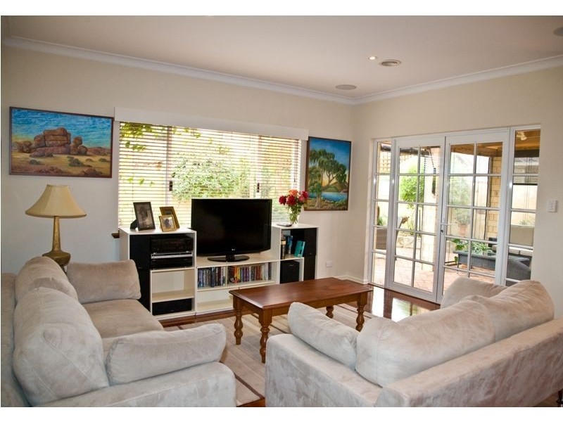 13 McNess Glade, Salter Point WA 6152