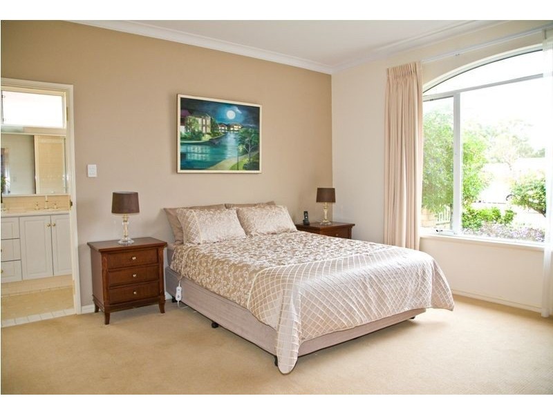 13 McNess Glade, Salter Point WA 6152