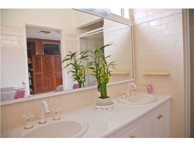 13 McNess Glade, Salter Point WA 6152