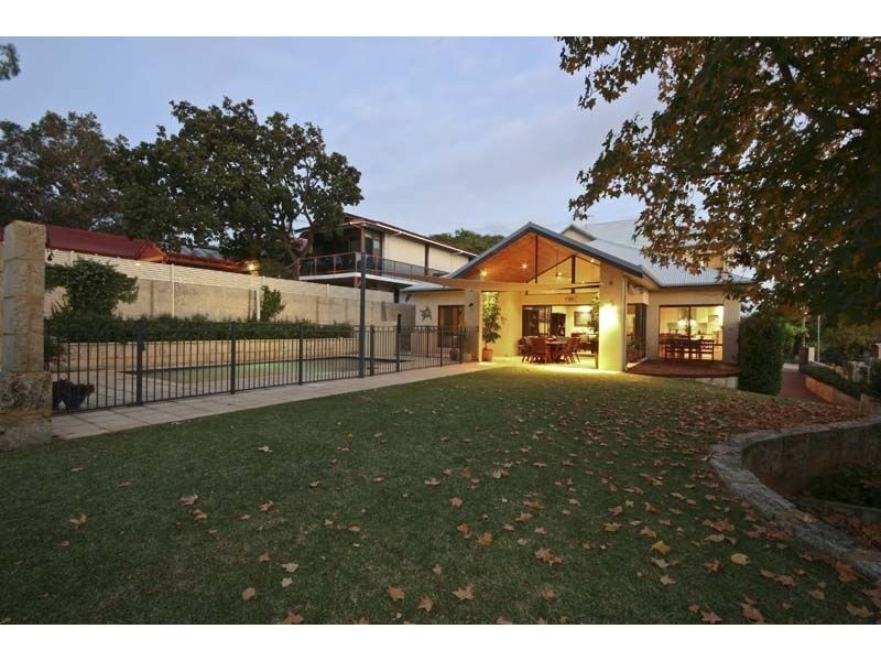 23 Beach Street, Bicton WA 6157