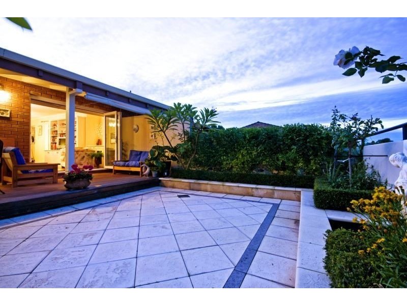 17/8-10 Swan Road, Attadale WA 6156