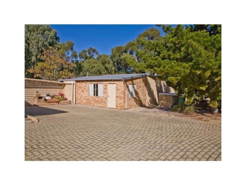 20 Frayne Place, Wandi WA 6167