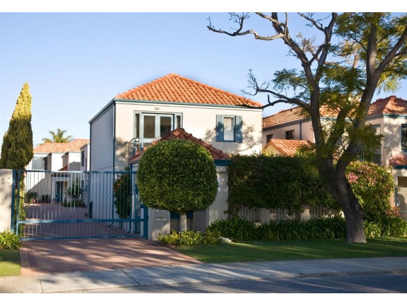 2/43 Macrae Road, Applecross WA 6153