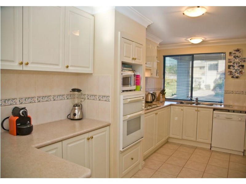 2/43 Macrae Road, Applecross WA 6153