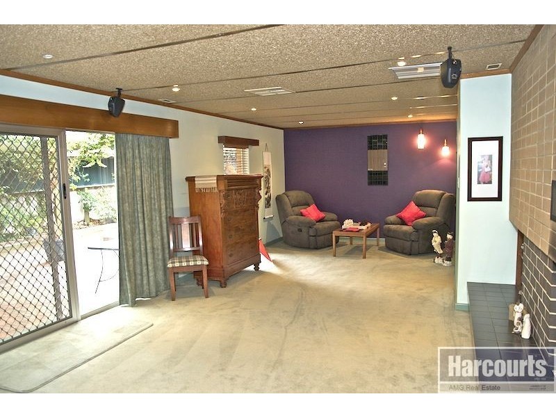 19 Olding Way, Melville WA 6156