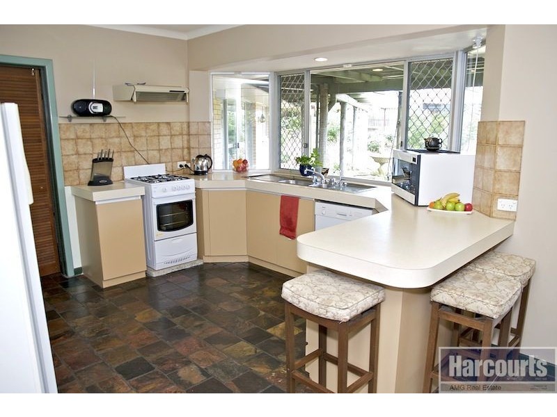 19 Olding Way, Melville WA 6156