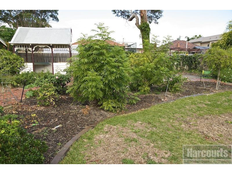 19 Olding Way, Melville WA 6156