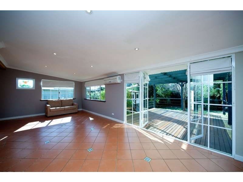 10 Kirkland Place, Melville WA 6156