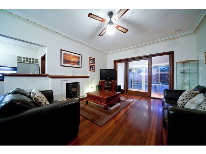 6 Swan Road, Attadale WA 6156