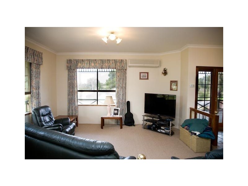 615 Rowley Road, Forrestdale WA 6112