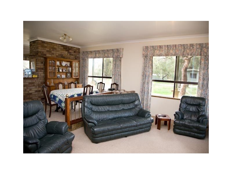 615 Rowley Road, Forrestdale WA 6112