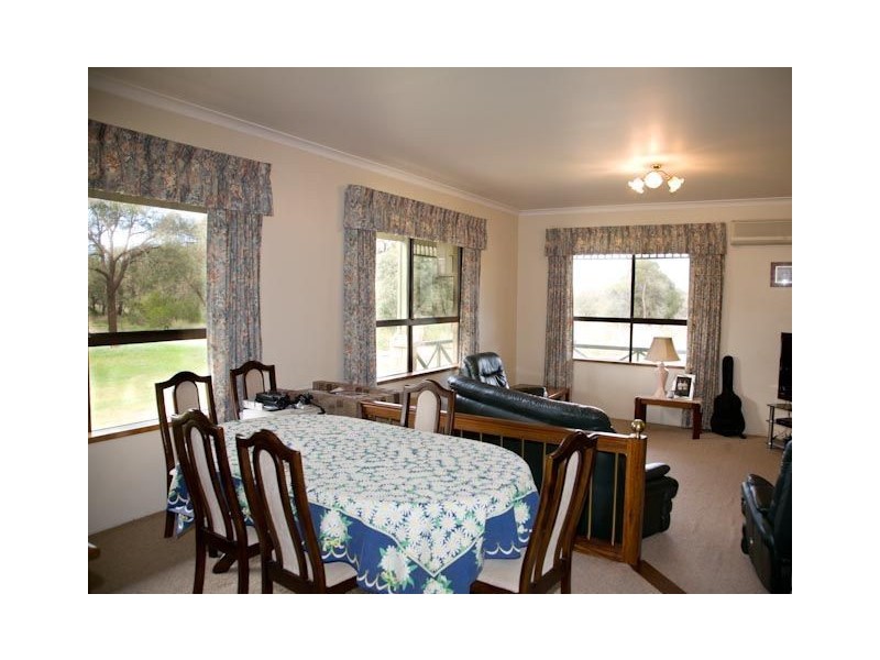 615 Rowley Road, Forrestdale WA 6112