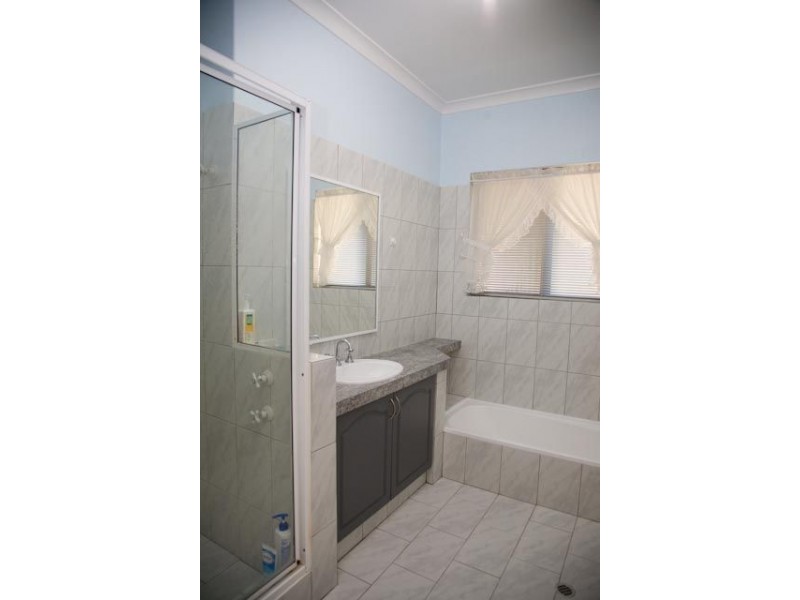 615 Rowley Road, Forrestdale WA 6112