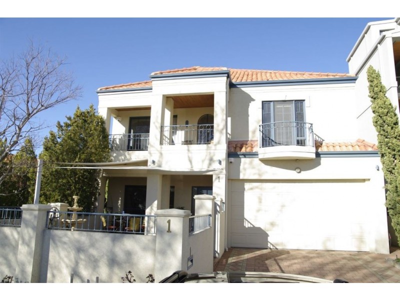 1/11 Tweeddale Road, Applecross WA 6153