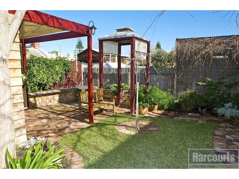 13 South Street, South Fremantle WA 6162