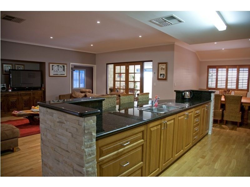 15 Unity Way, Atwell WA 6164
