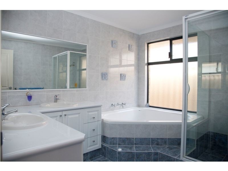 15 Unity Way, Atwell WA 6164
