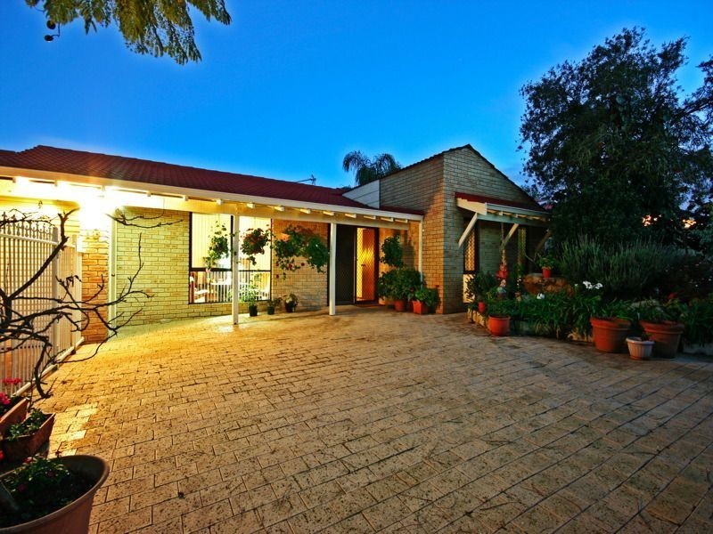 13 Marcus Avenue, Booragoon WA 6154