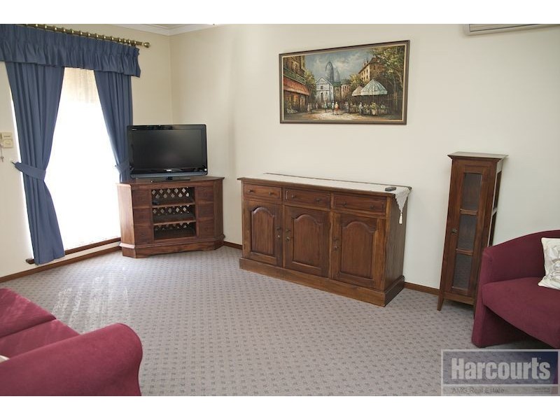1/4 Petra Street, Palmyra WA 6157