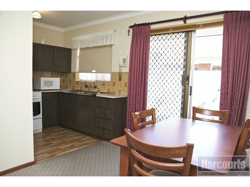 1/4 Petra Street, Palmyra WA 6157