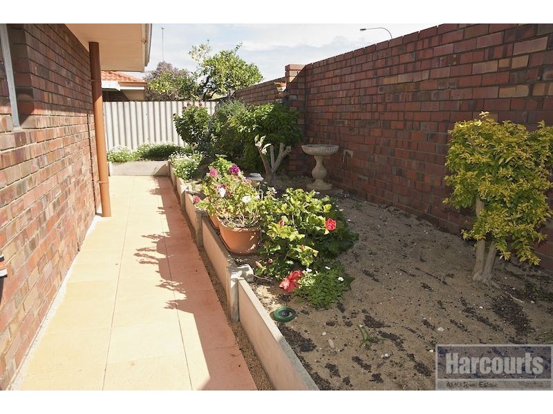 1/4 Petra Street, Palmyra WA 6157