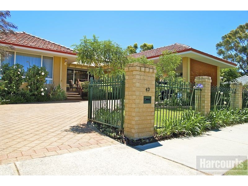 43 Yeovil Crescent, Bicton WA 6157