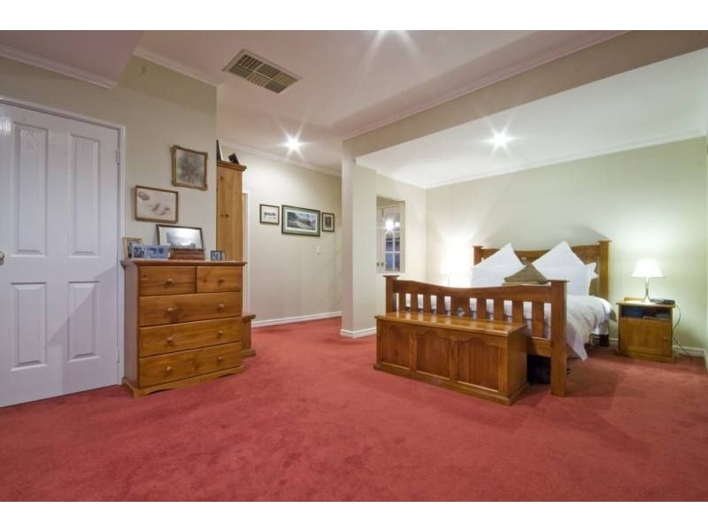 15 Nambung Crescent, Bibra Lake WA 6163