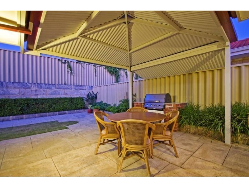 15 Nambung Crescent, Bibra Lake WA 6163