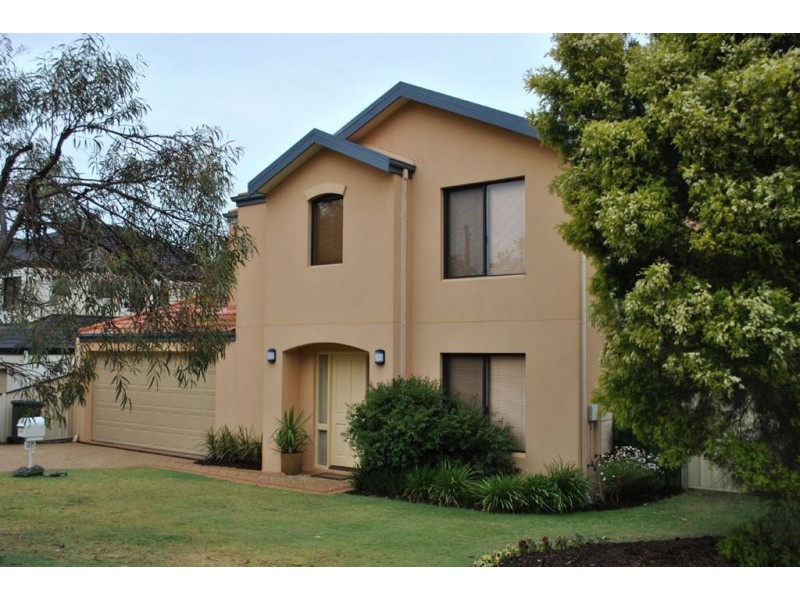 136 Kitchener Road, Alfred Cove WA 6154