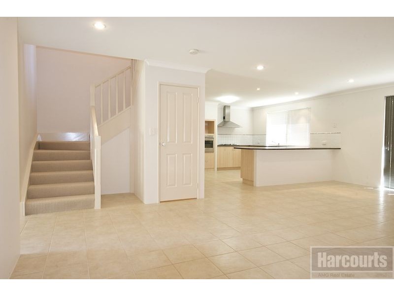 136 Kitchener Road, Alfred Cove WA 6154