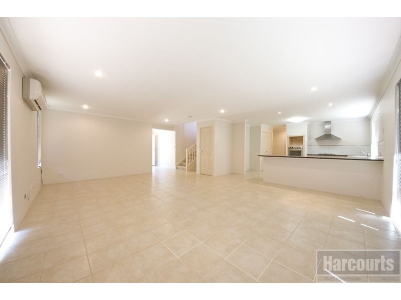136 Kitchener Road, Alfred Cove WA 6154