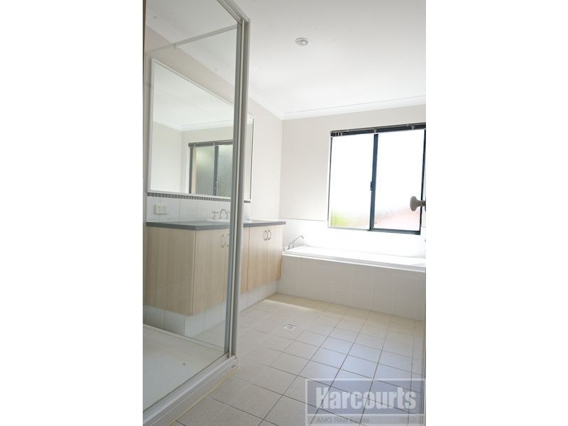 136 Kitchener Road, Alfred Cove WA 6154