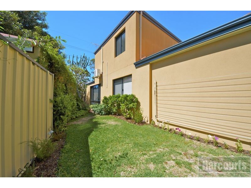 136 Kitchener Road, Alfred Cove WA 6154